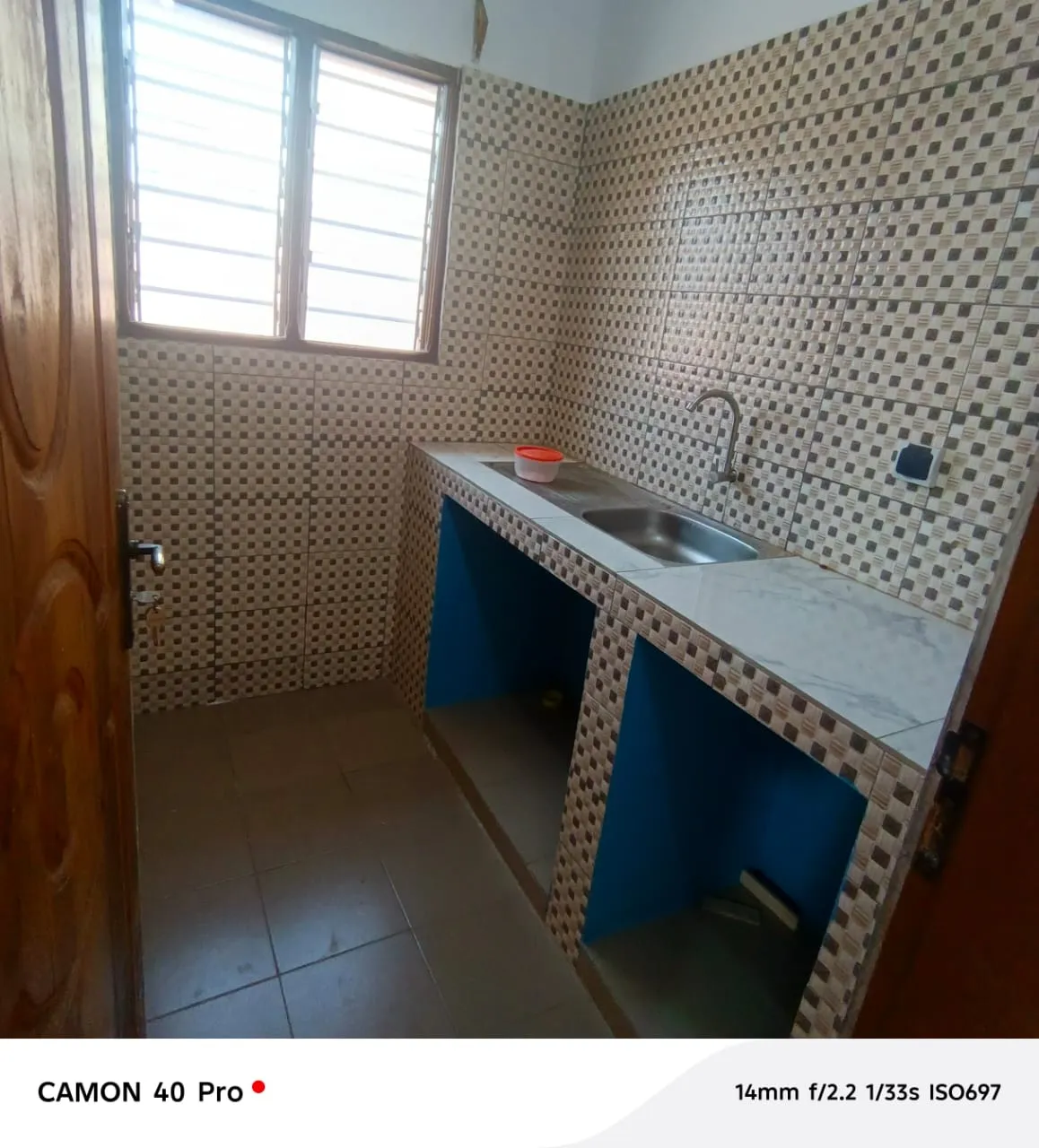Location d'une chambre salon WC douche cuisine internes
