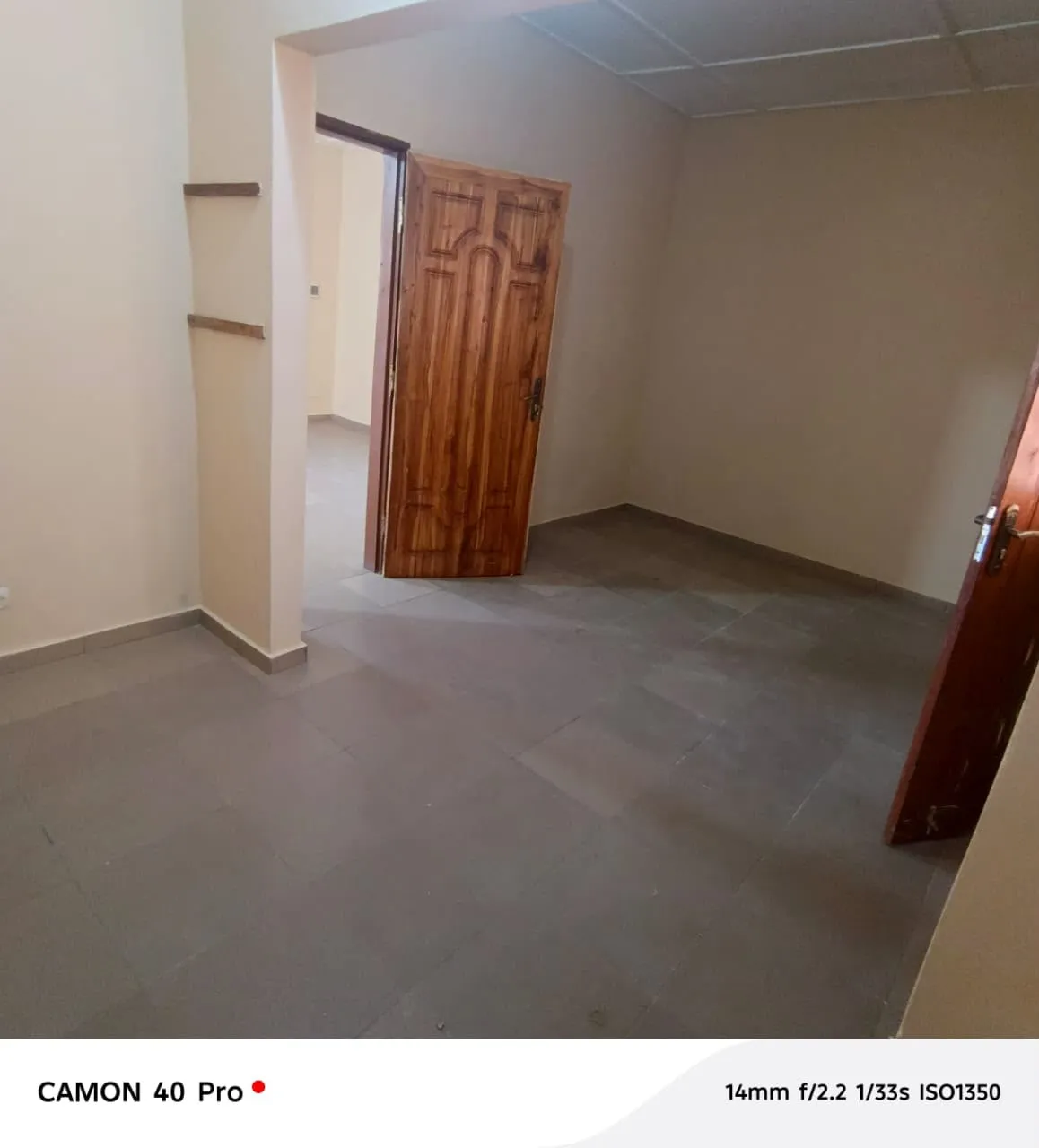 Location d'une chambre salon WC douche cuisine internes