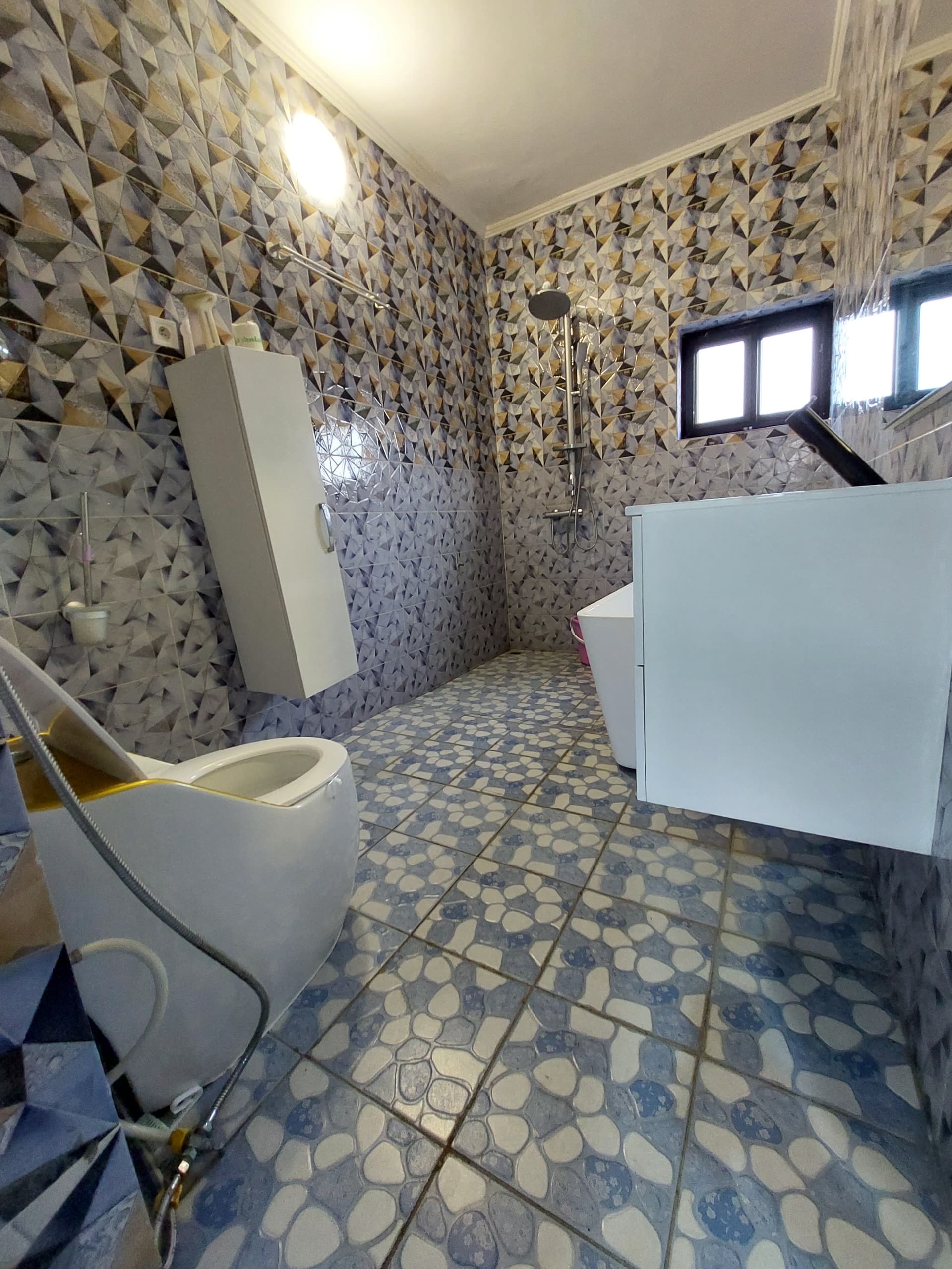 Nickel villa meublé à kpogan