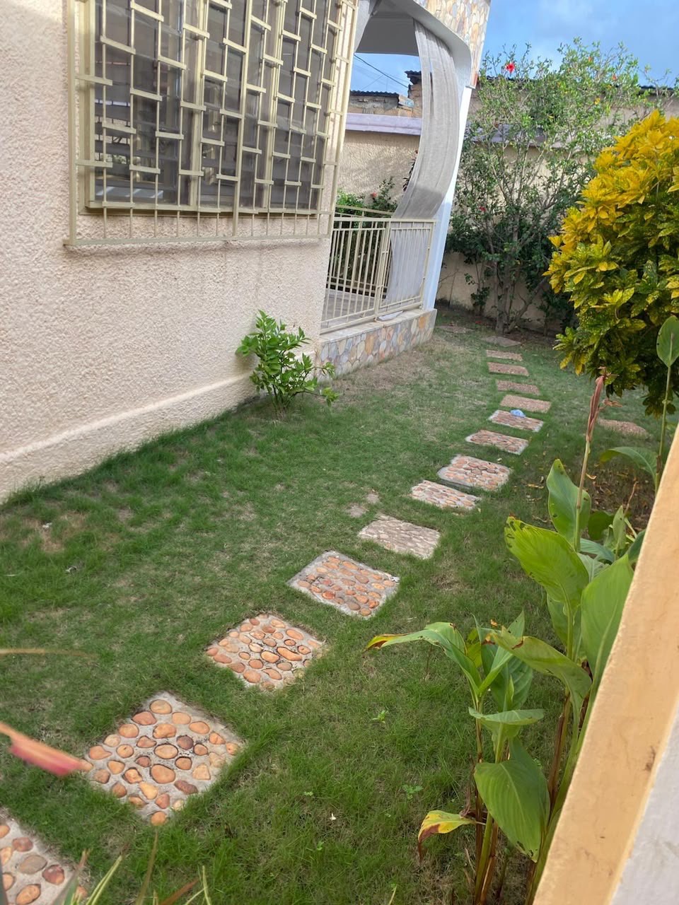 Villa - Photo 1