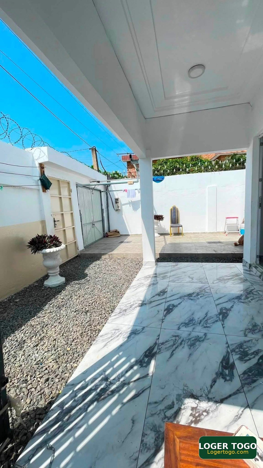 Villa - Photo 1