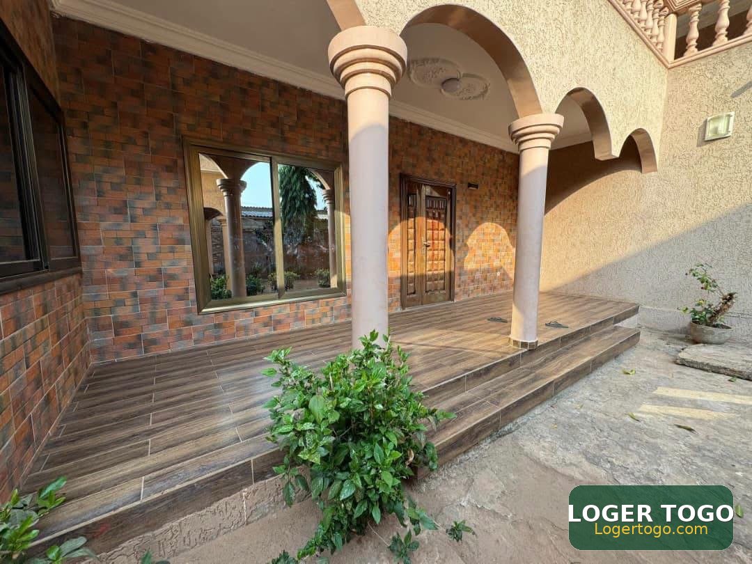 Villa - Photo 1