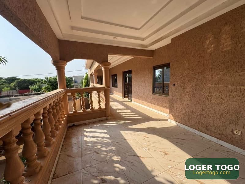 Villa - Photo 3