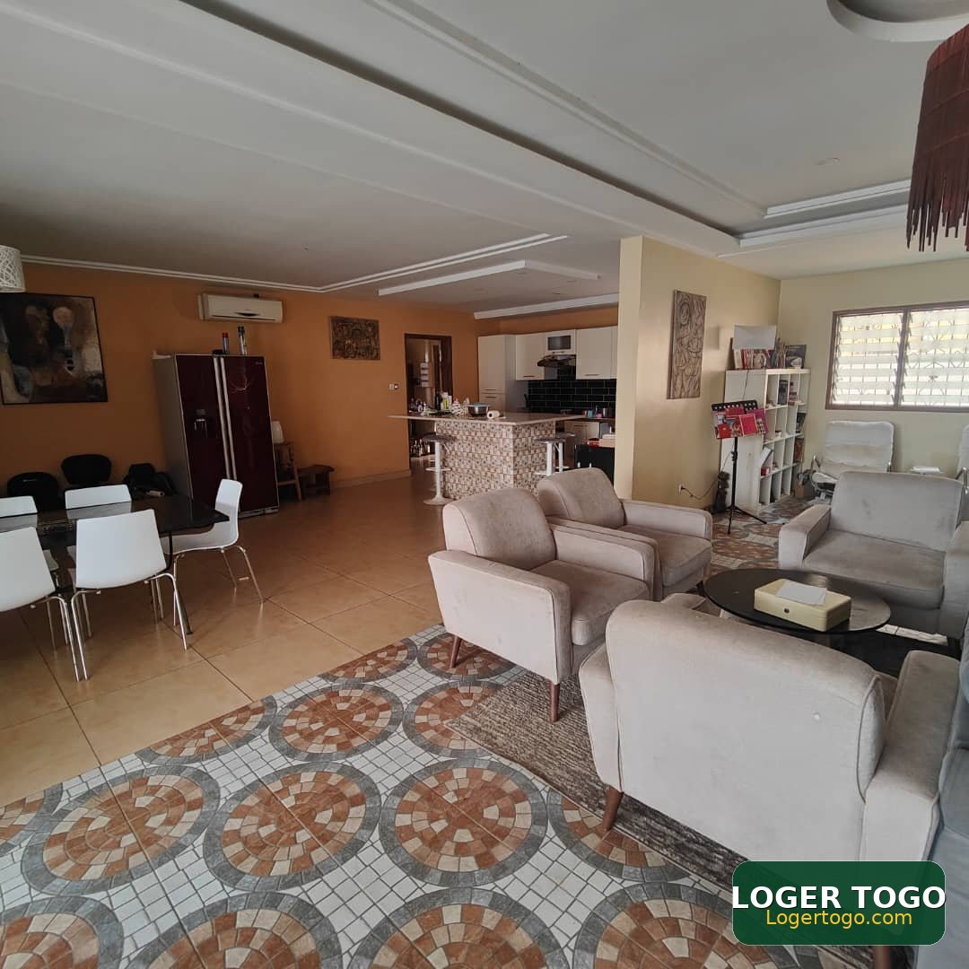 Villa à BAGUIDA au Togo entre Centre Aéré et Monument côté mer.