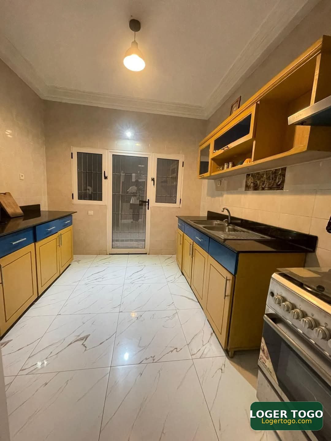 Villa meublée à vendre dans la cité de legbassito - Photo 3