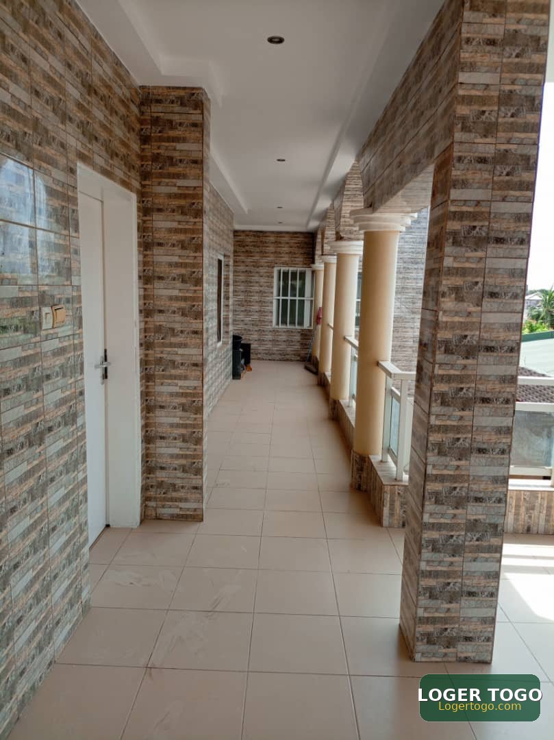 À Louer : Appartement de 2 Chambres à Totsi - Photo 1
