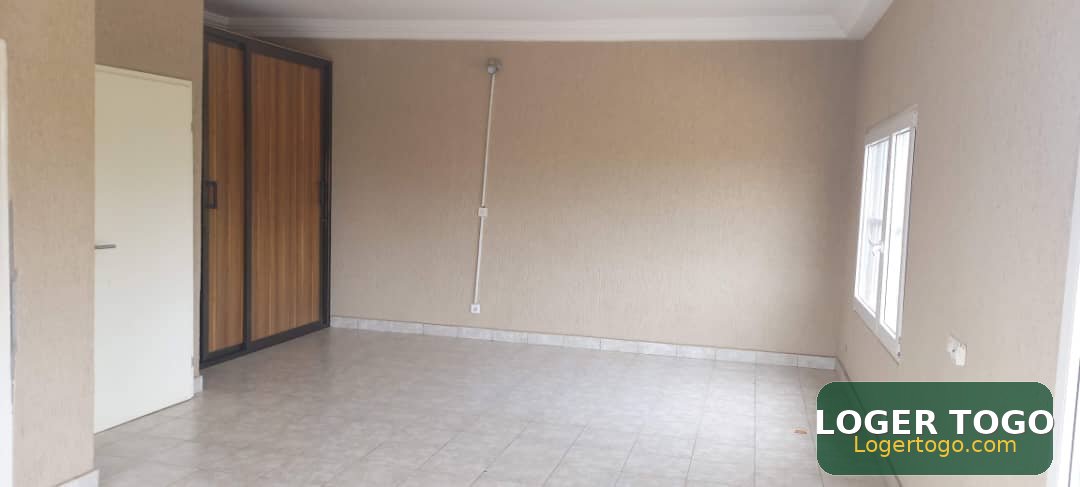 À Louer : Appartement de 2 Chambres à Totsi - Photo 3