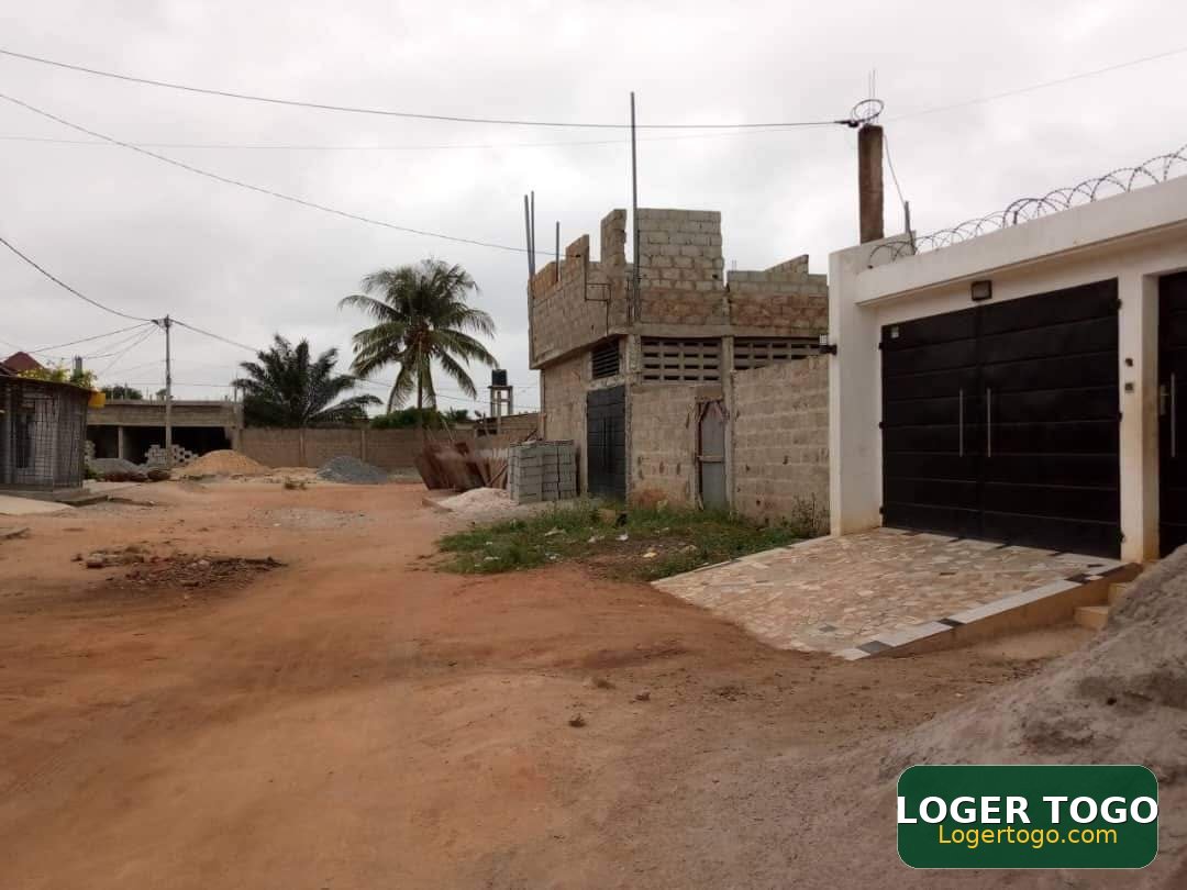 Immeuble Inachevée à Vendre à Lomé Qt Apedokoe - Photo 5
