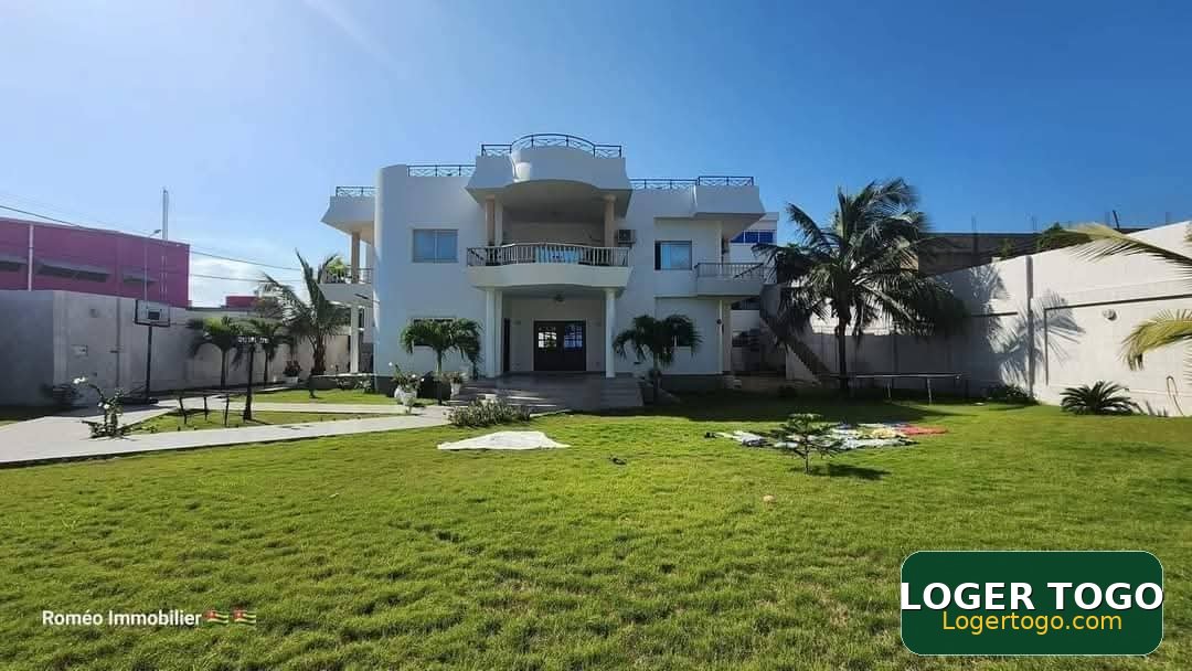 Grande villa bâtie sur 1200m² à BAGUIDA - Photo 1