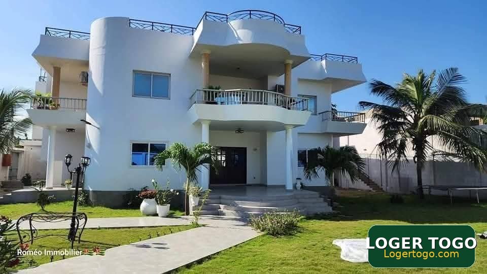 Grande villa bâtie sur 1200m² à BAGUIDA - Photo 2