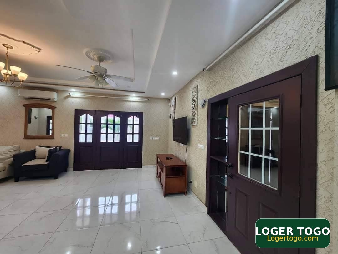 Grande villa bâtie sur 1200m² à BAGUIDA - Photo 6