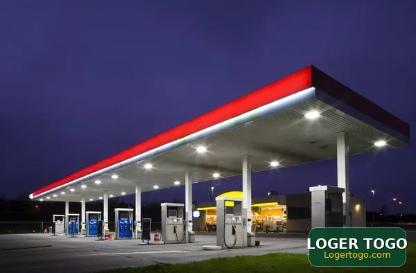 À VENDRE: Terrain Stratégique Avec Projet De Station D'essence ! - Photo 1