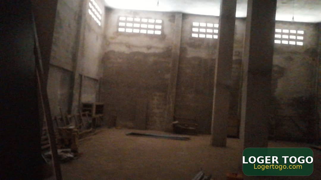 Entrepôt de 150m² à Avédi, en face de Goudron ! - Photo 4