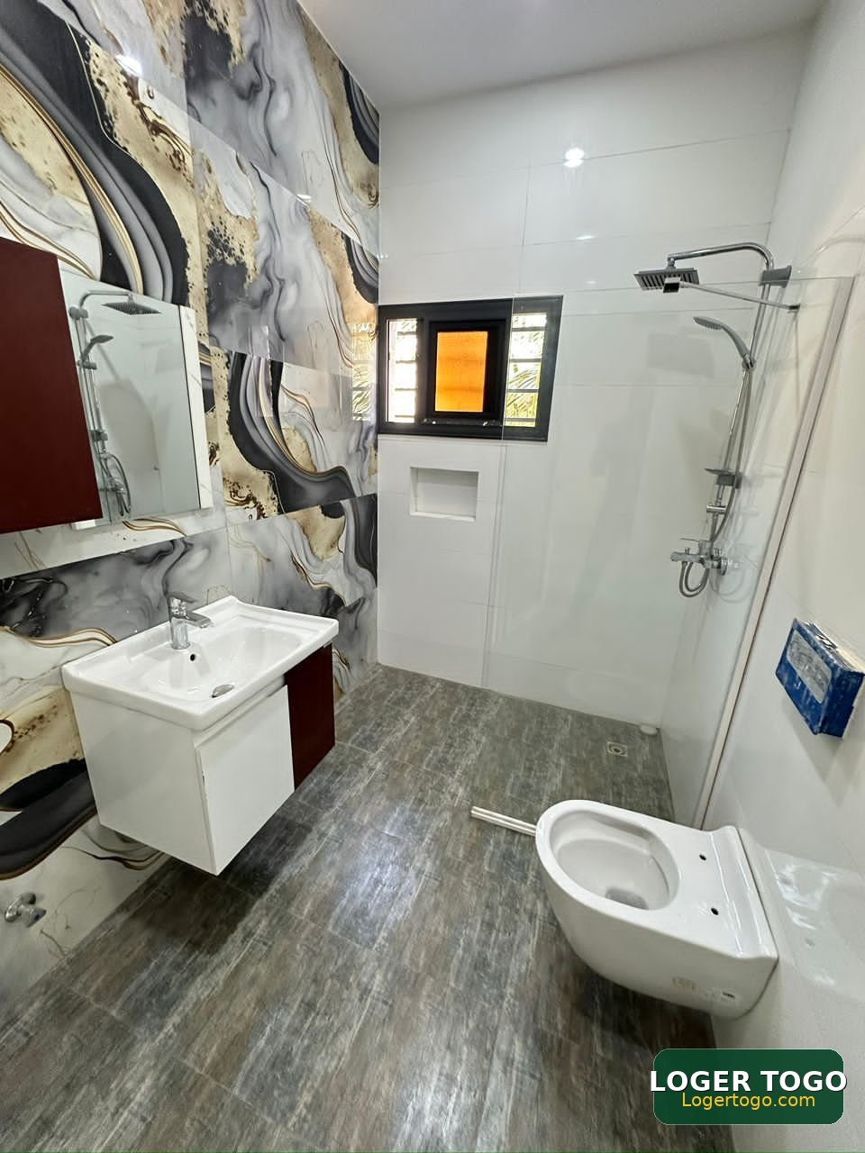 AU STADE DE KEGUÉ À 100m du goudron AU REZ - 01 chambre WC douche - Photo 7