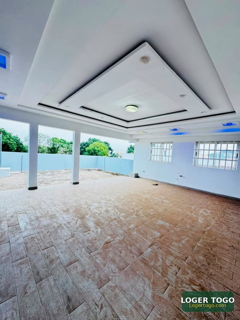 Villa duplex neuve 5 chambres avec rooftop - Agoè Réserve - Photo 3