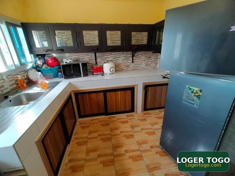 Bel appartement meublé, 3 chambres salon — Vers l’aéroport, direction Ebomaf