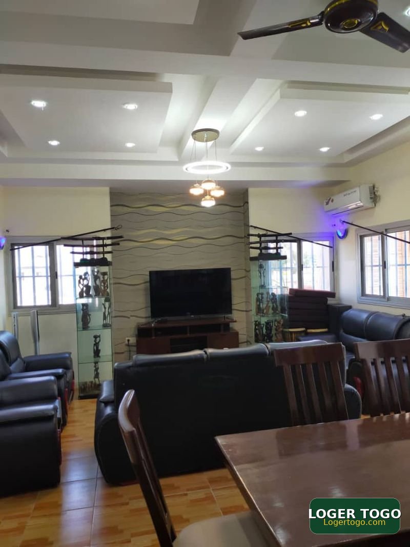 Bel appartement meublé, 3 chambres salon — Vers l’aéroport, direction Ebomaf