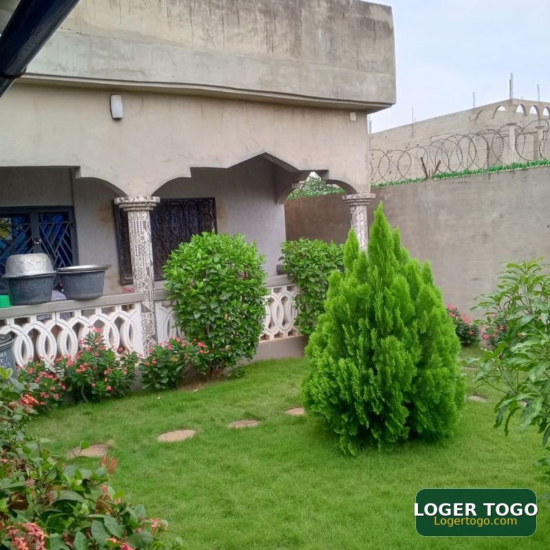 Villa 3 Chambres Salon à Vendre – Togblékopé - Photo 1
