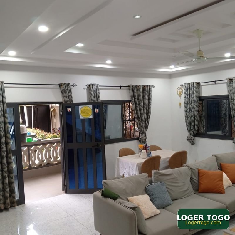 Villa 3 Chambres Salon à Vendre – Togblékopé - Photo 2