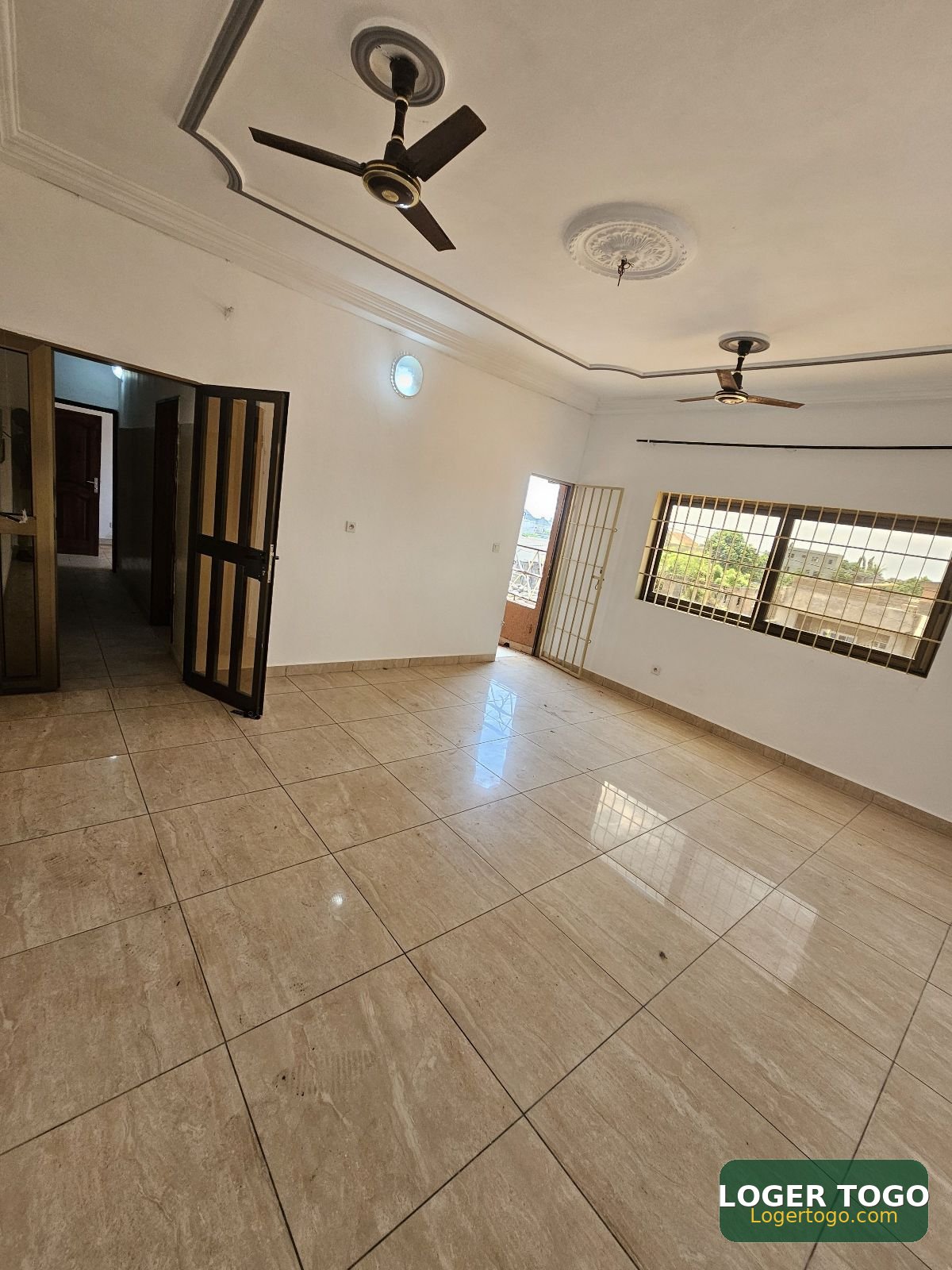 Appartement 3 Chambres Salon a Louer