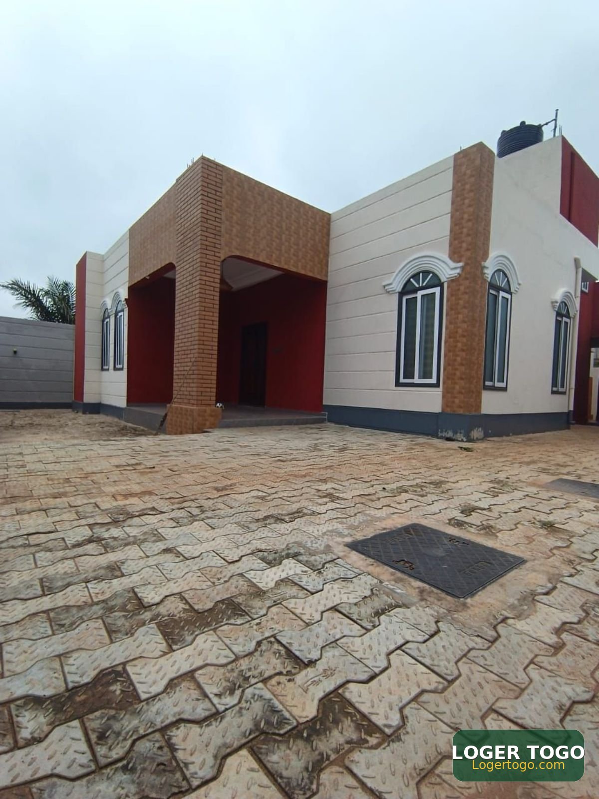 Villa Magnifique à Vendre (segbe Akato) - Photo 1