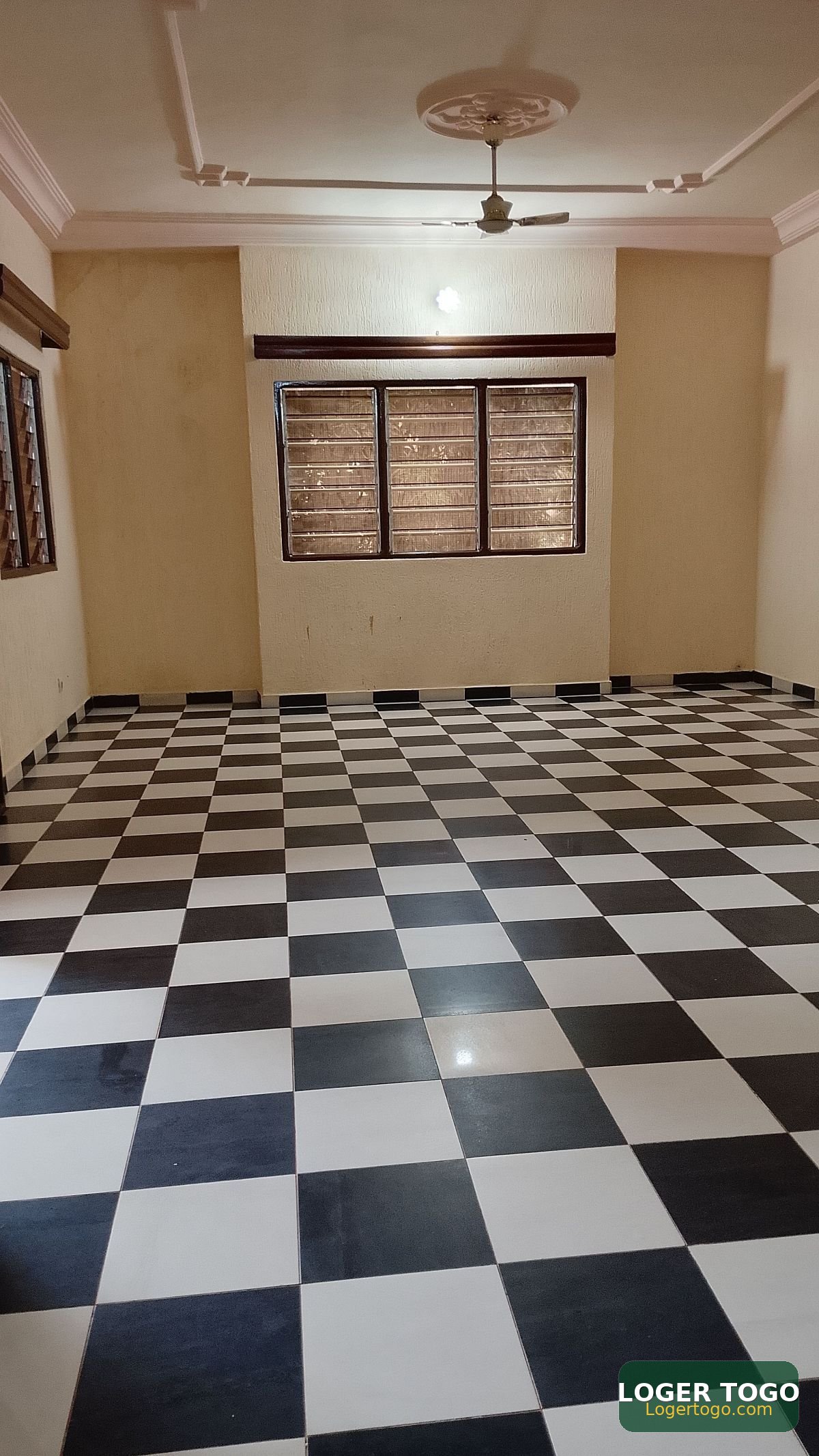 Appartement bien scindé en cour unique de 6 chamb - Photo 2