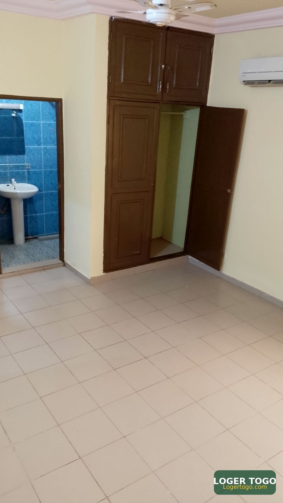 Appartement bien scindé en cour unique de 6 chamb - Photo 3
