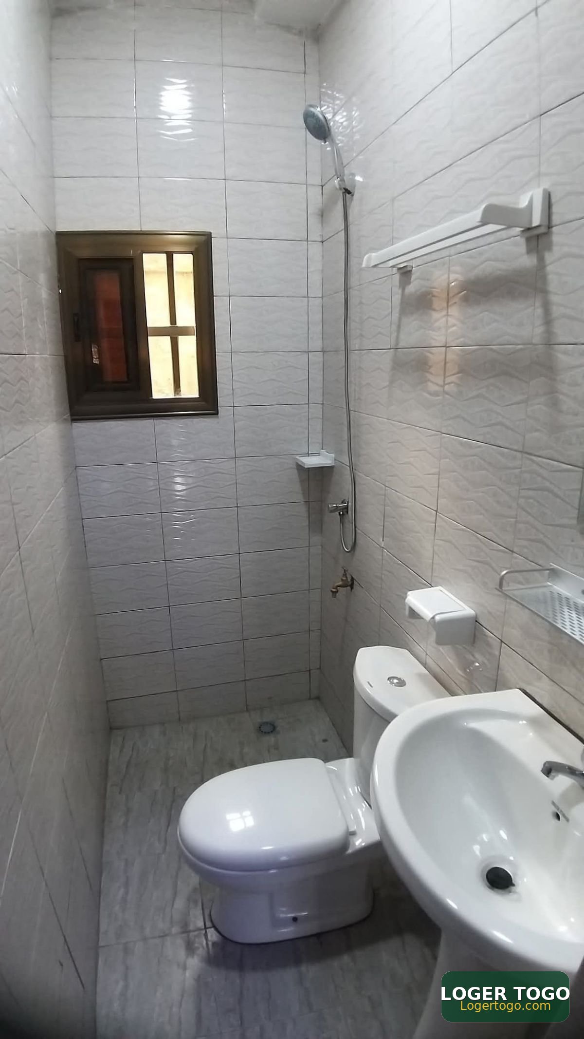 Appartement, agoè sogbossito en location - Photo 3