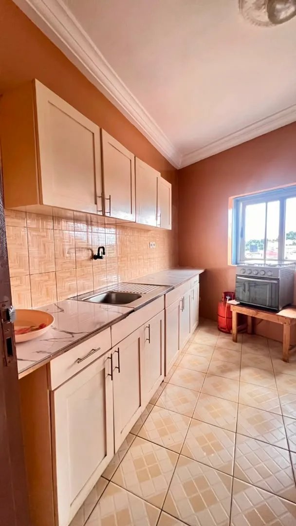 Appartement de deux chambres salon meublé cuisine équipée - Photo 4